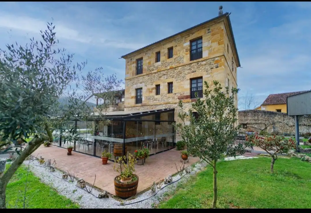 Außenansicht von Country house zum Verkauf in Santiurde de Toranzo