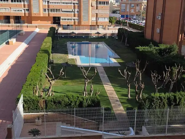 Piscina de Pis en venda en Alicante / Alacant amb Aire condicionat, Calefacció i Traster