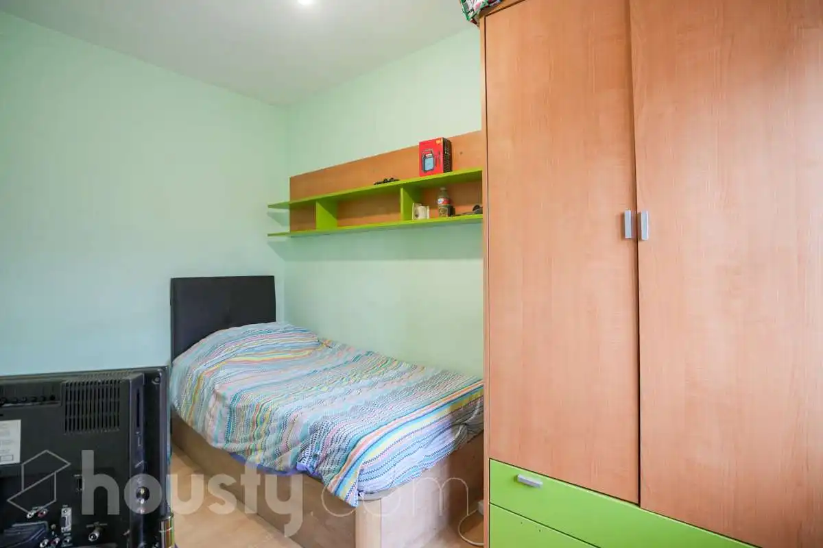 Habitación de Piso en venta en Madrid con Calefacción, Terraza y Balcón