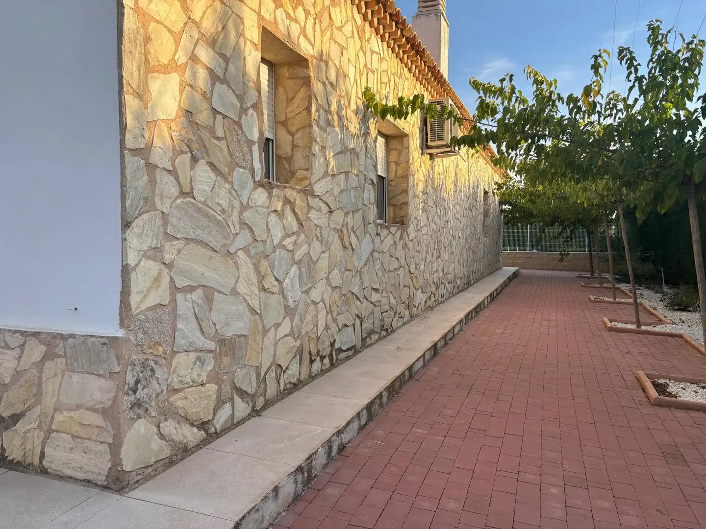 Vista exterior de Casa o chalet en venta en Villarrobledo con Aire acondicionado, Calefacción y Jardín privado