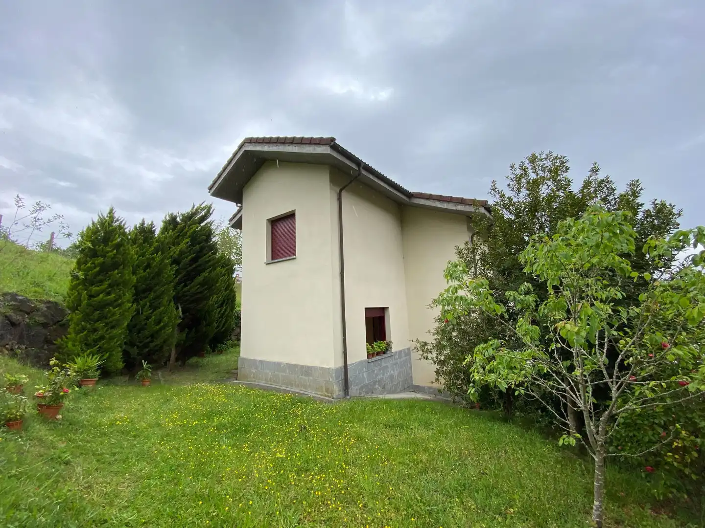 Vista exterior de Casa o xalet en venda en Cangas de Onís amb Calefacció i Traster