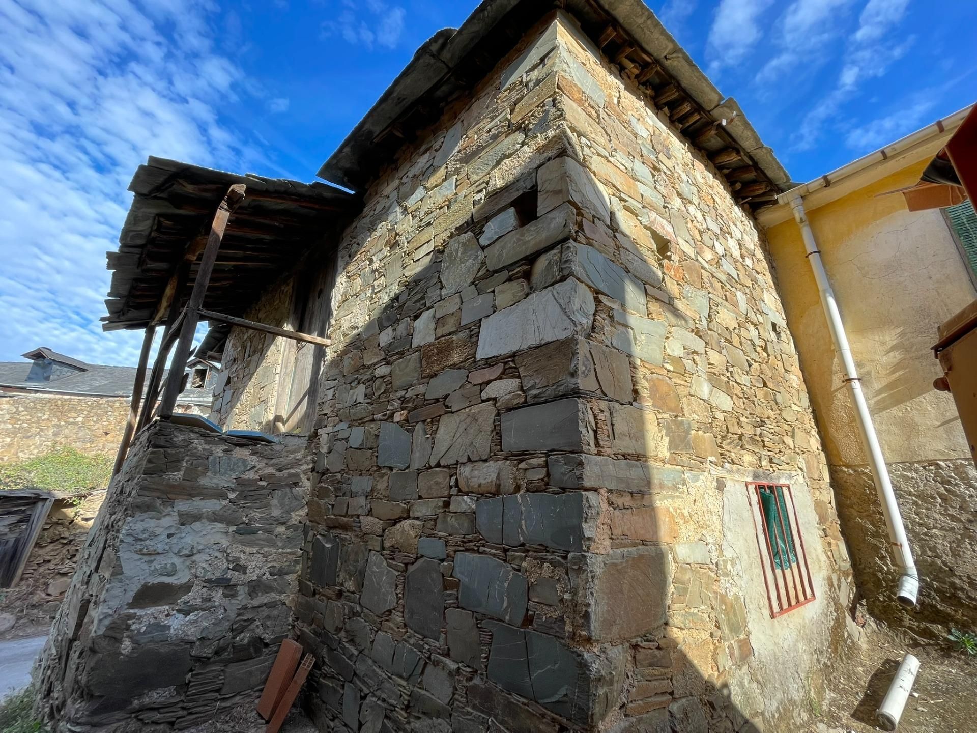 Vista exterior de Casa o xalet en venda en Ponferrada