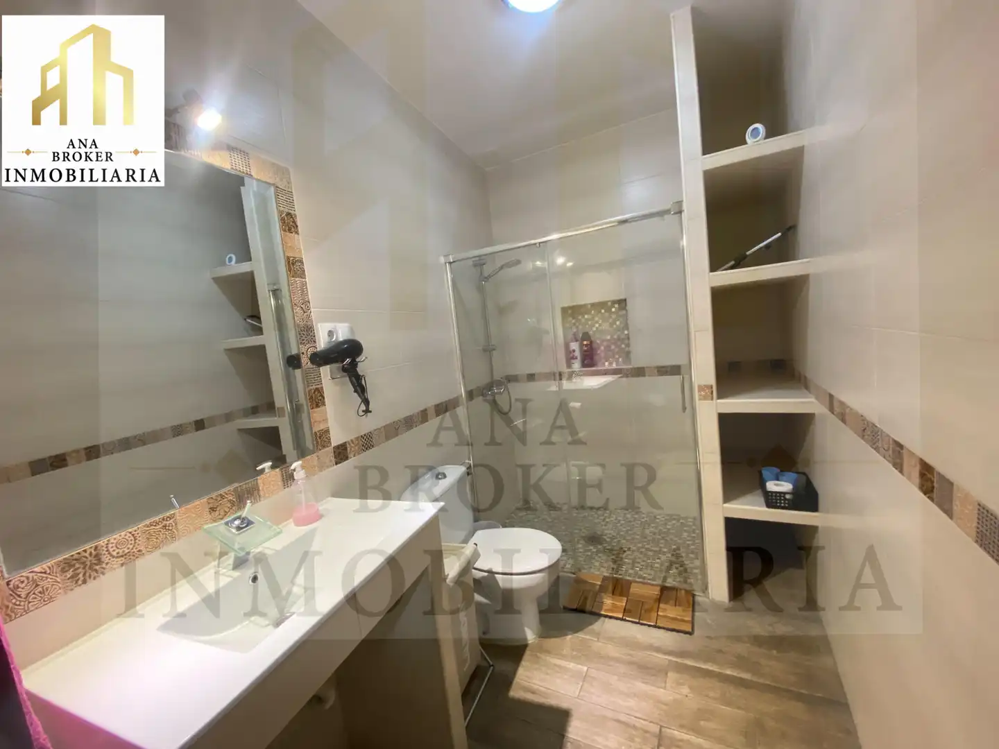 Bany de Casa o xalet en venda en Ronda amb Aire condicionat, Terrassa i Moblat
