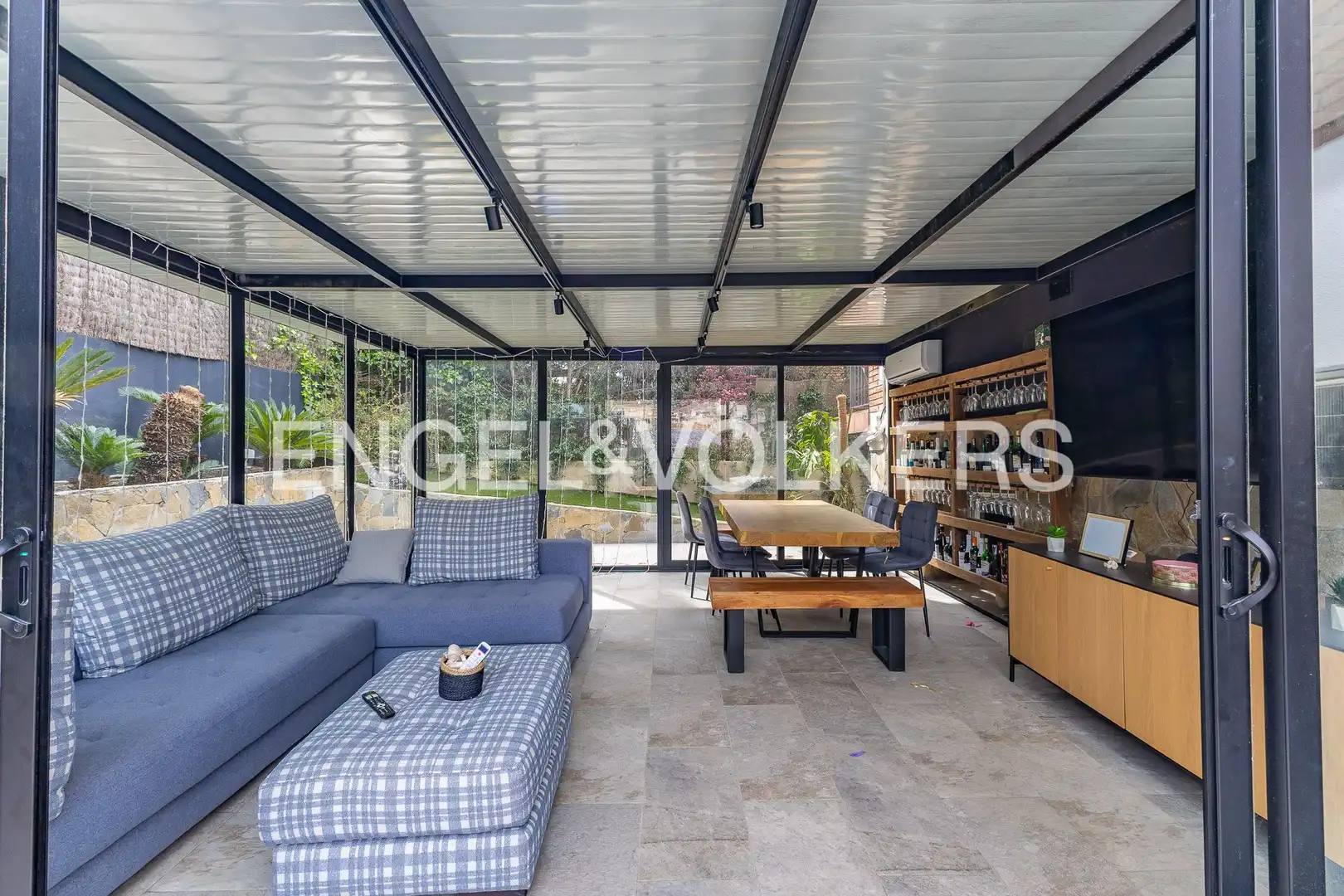 Terraza de Casa adosada en venta en Terrassa con Aire acondicionado, Calefacción y Jardín privado