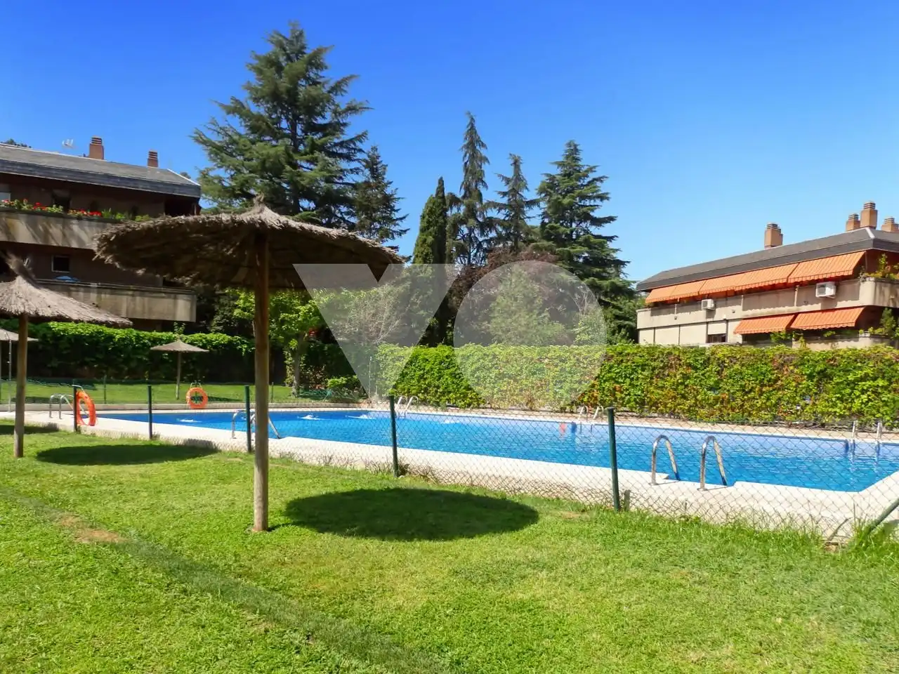 Piscina de Planta baja en venta en Madrid con Aire acondicionado, Calefacción y Parquet
