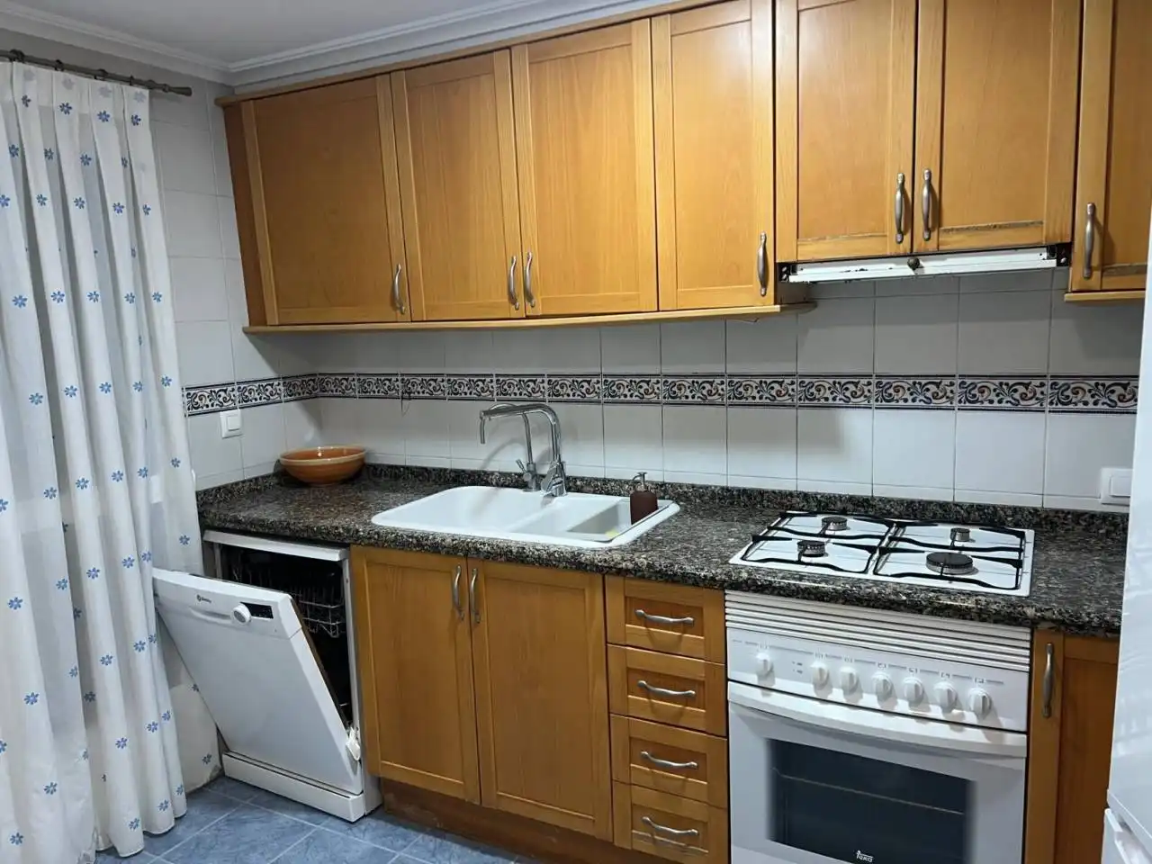 Cocina de Piso de alquiler en Valencia con Aire acondicionado, Calefacción y Amueblado