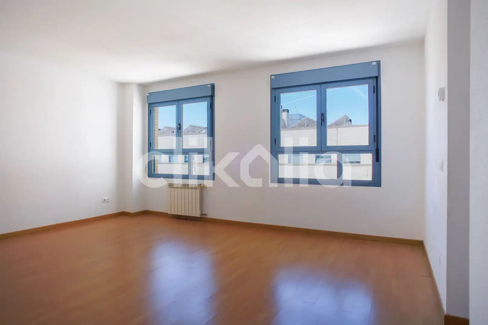 Habitación de Piso en venta en Madrid con Calefacción, Trastero y Piscina