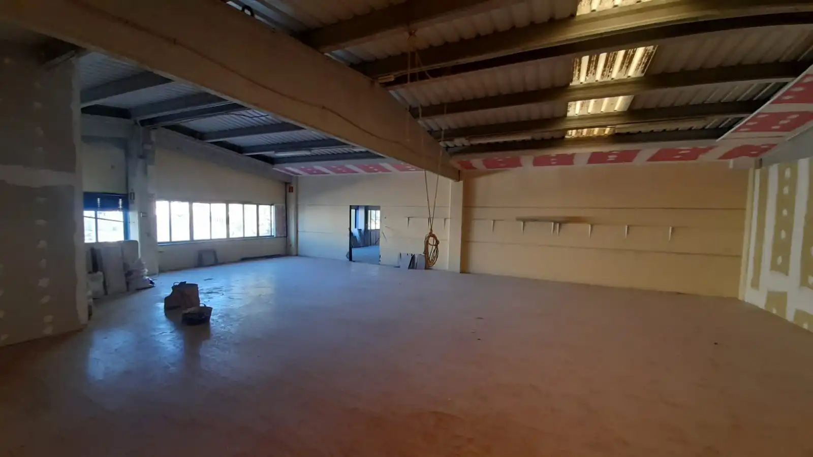 Fabrikhallen zur Miete in Leganés