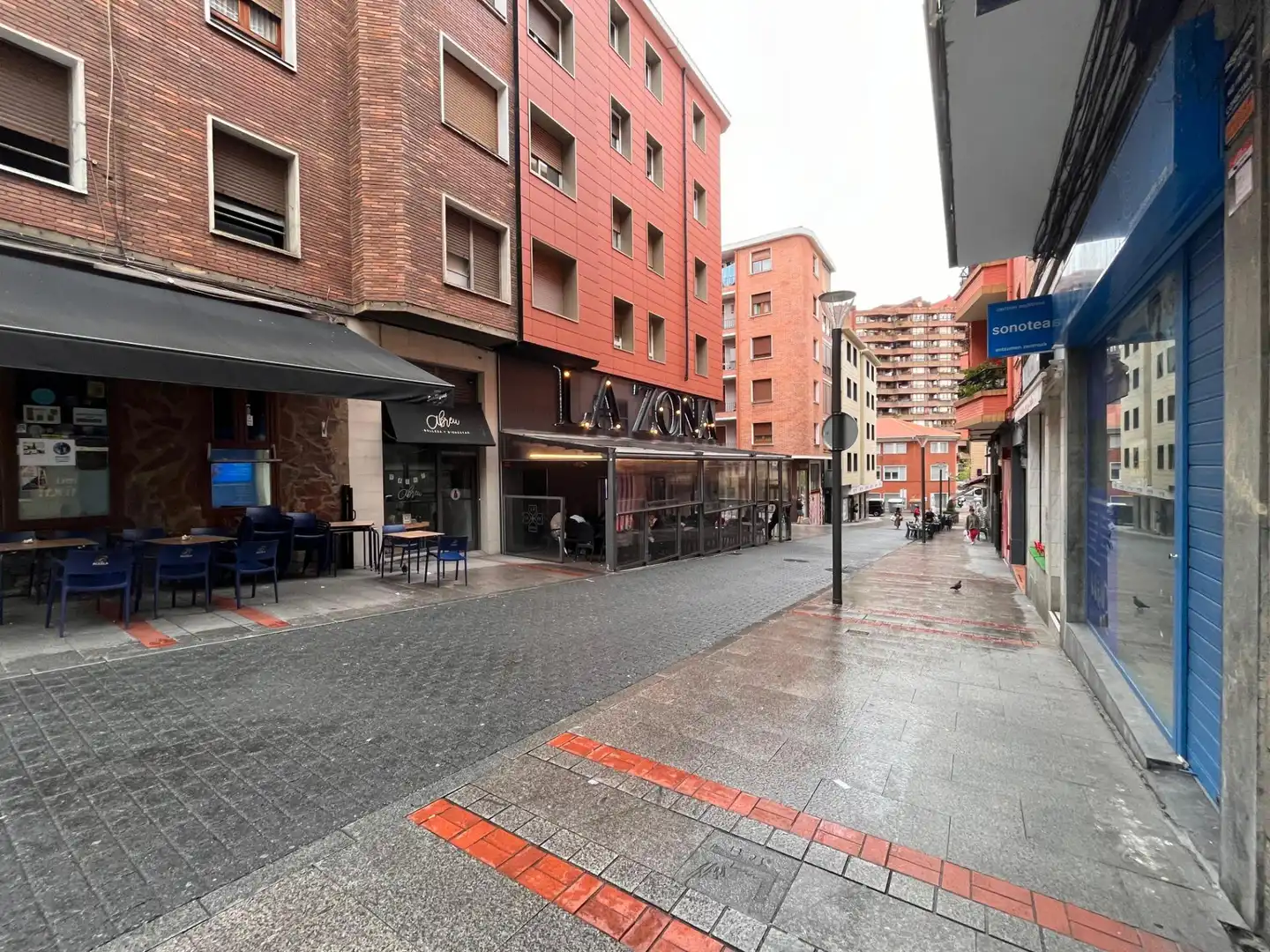 Vista exterior de Local de alquiler en Basauri 