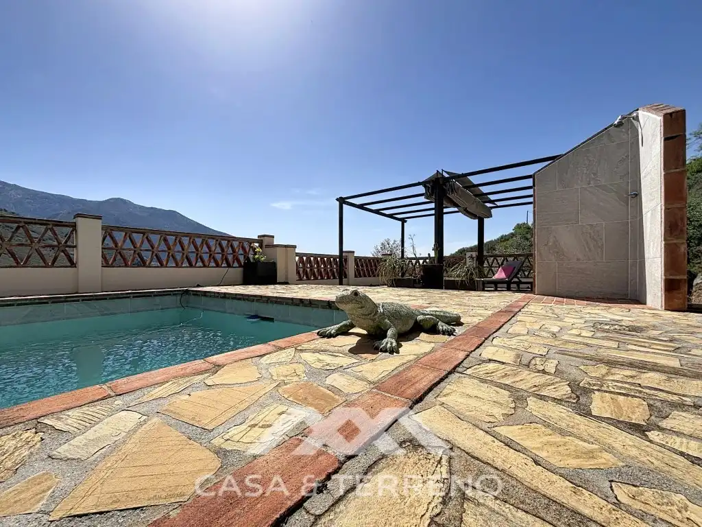 Terrassa de Casa o xalet en venda en Alcaucín amb Aire condicionat, Terrassa i Piscina