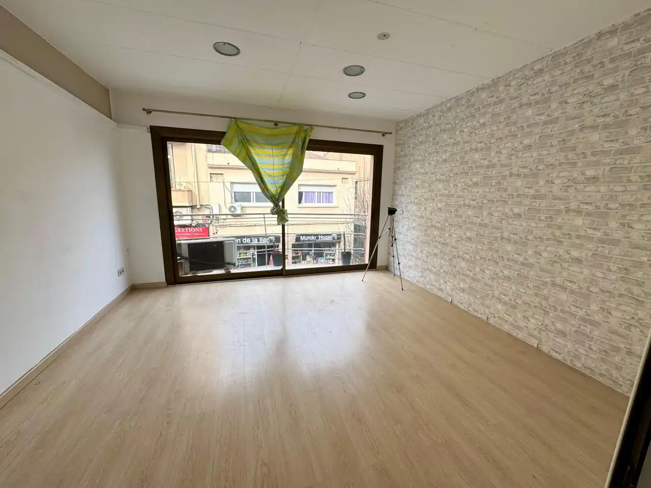 Vista exterior de Casa adosada en venta en Montcada i Reixac con Aire acondicionado, Terraza y Trastero