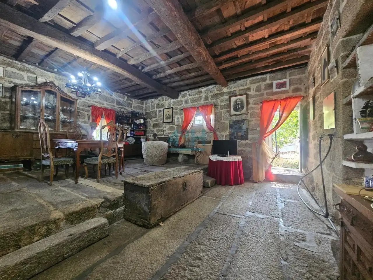 Finca rústica en venta en Beade  con Jardín privado y Amueblado