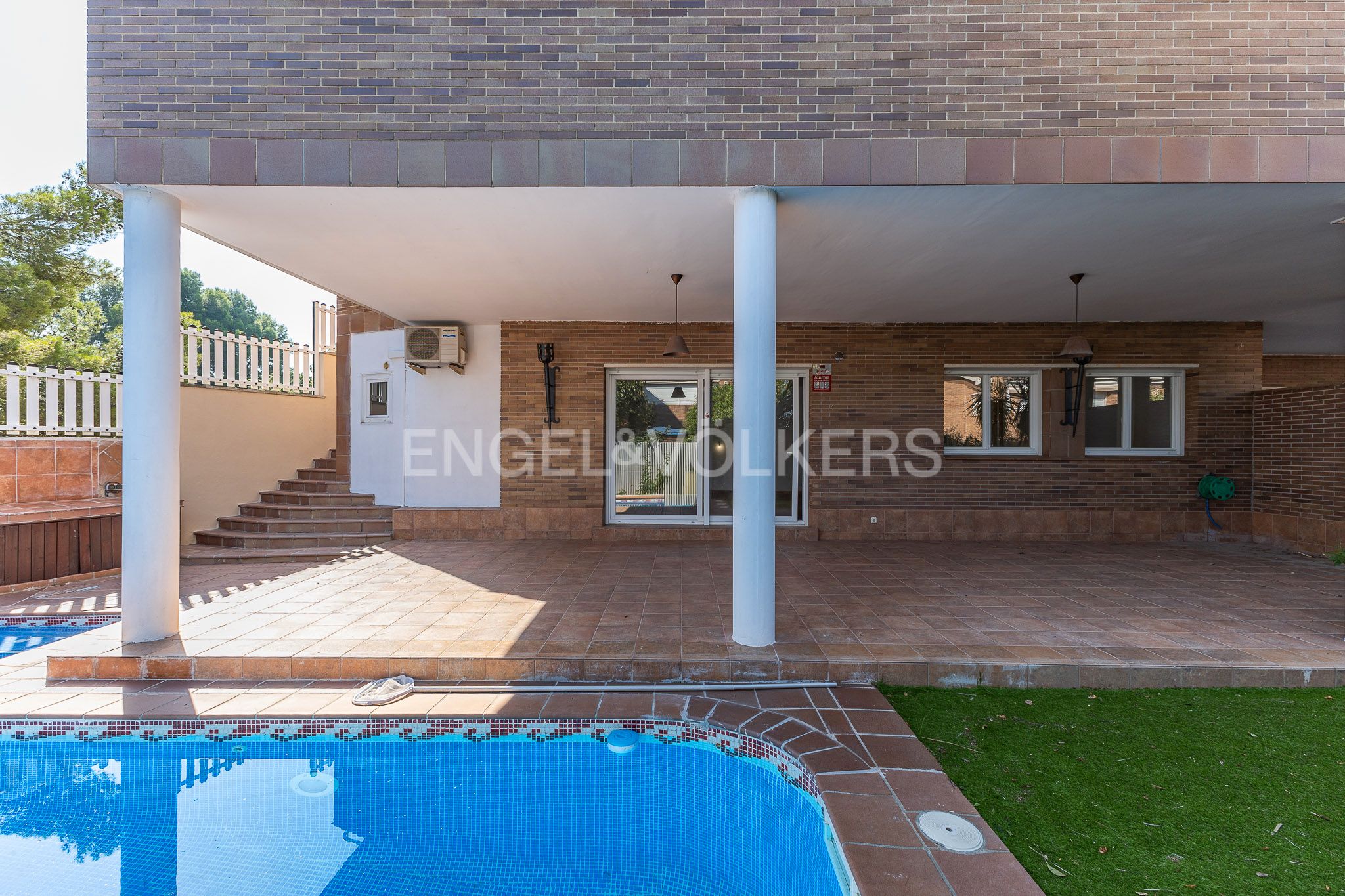 Swimming pool of House or chalet for sale in Sant Quirze del Vallès  with Air Conditioner, Heating and Private garden