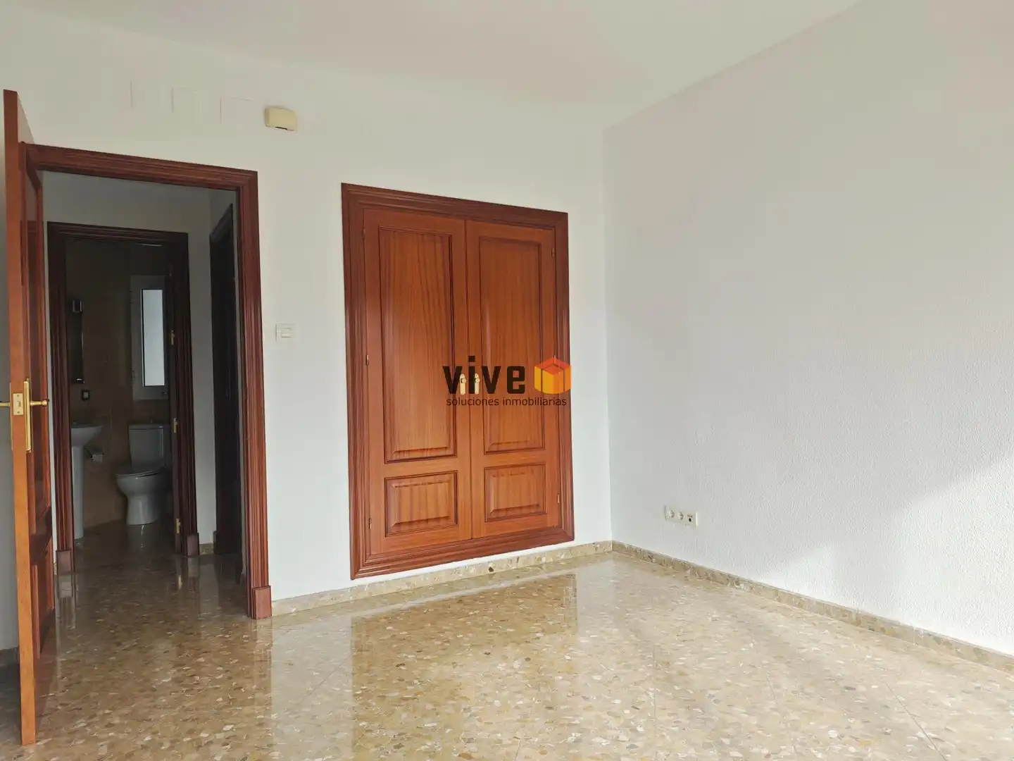 Schlafzimmer von Wohnung zur Miete in Sevilla mit Klimaanlage, Heizung und Terrasse