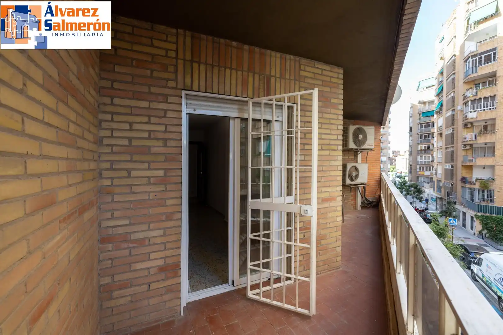 Terrasse von Wohnung zur Miete in Granada mit Heizung, Terrasse und Möbliert