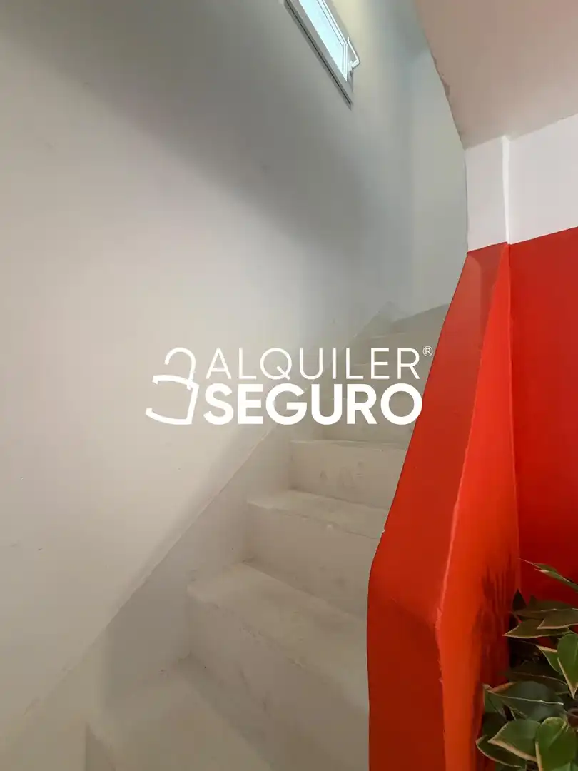 Flat for rent in Madrid  with Air Conditioner and Furnished