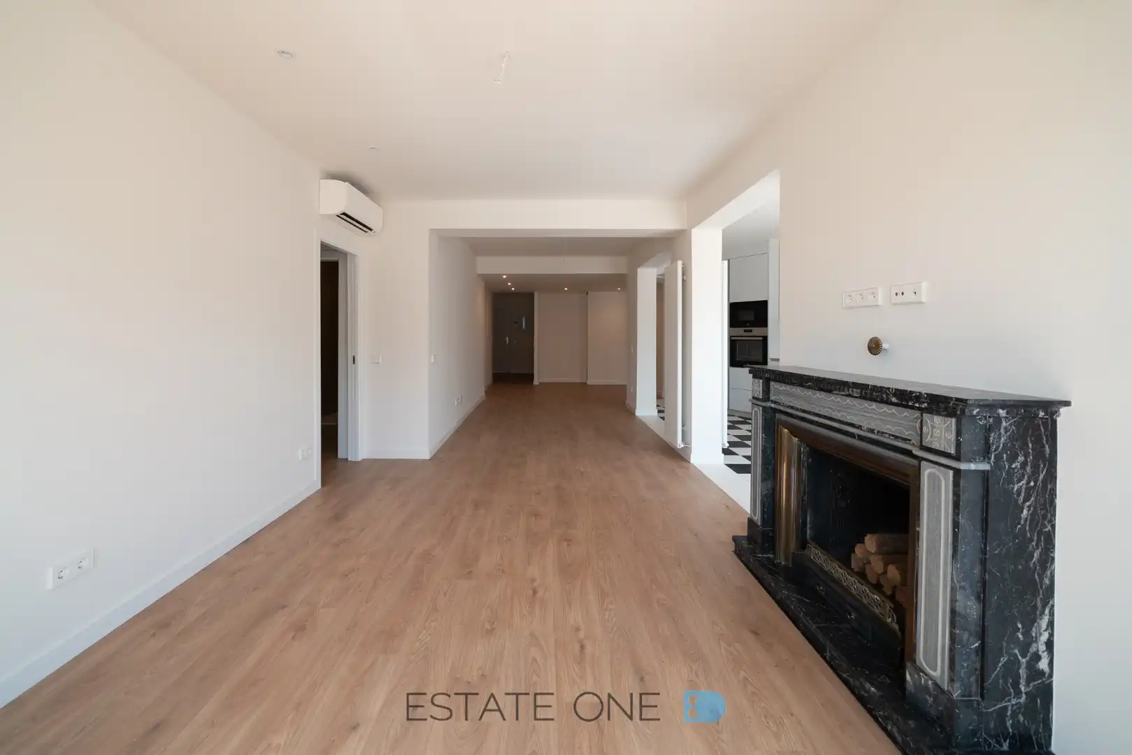 Sala d'estar de Àtic de lloguer en Madrid amb Aire condicionat, Calefacció i Parquet