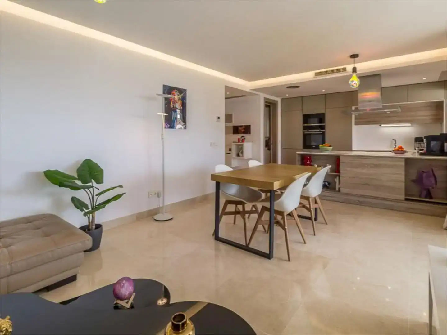 Dining room of Flat for sale in Benahavís  with Air Conditioner, Private garden and Parquet flooring