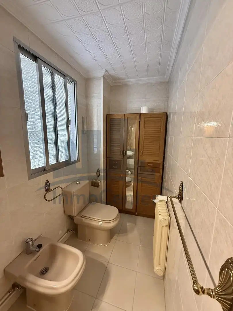Badezimmer von Wohnung zur Miete in Badajoz mit Heizung, Parkett und Terrasse