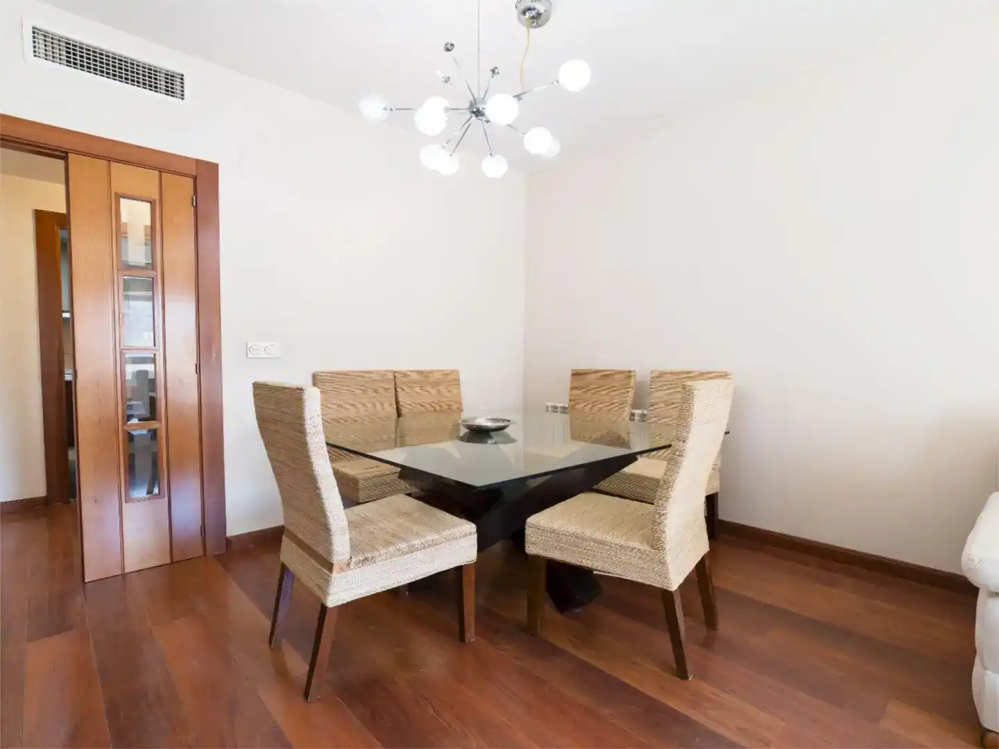 Comedor de Piso de alquiler en Granada con Aire acondicionado, Jardín privado y Parquet