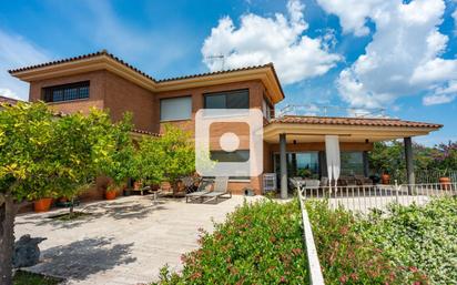 Exterior view of House or chalet for sale in Girona Capital  with Terrace and Swimming Pool