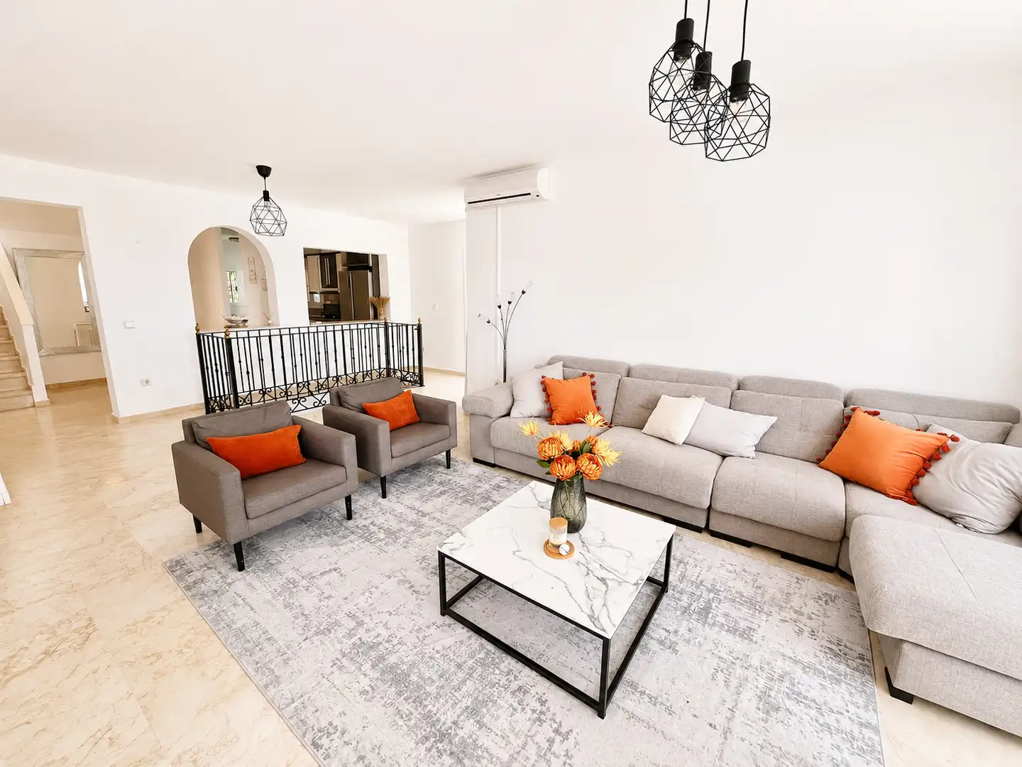 Sala d'estar de Casa o xalet en venda en Orihuela amb Aire condicionat, Calefacció i Jardí privat