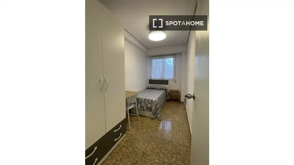 Room in Benimàmet