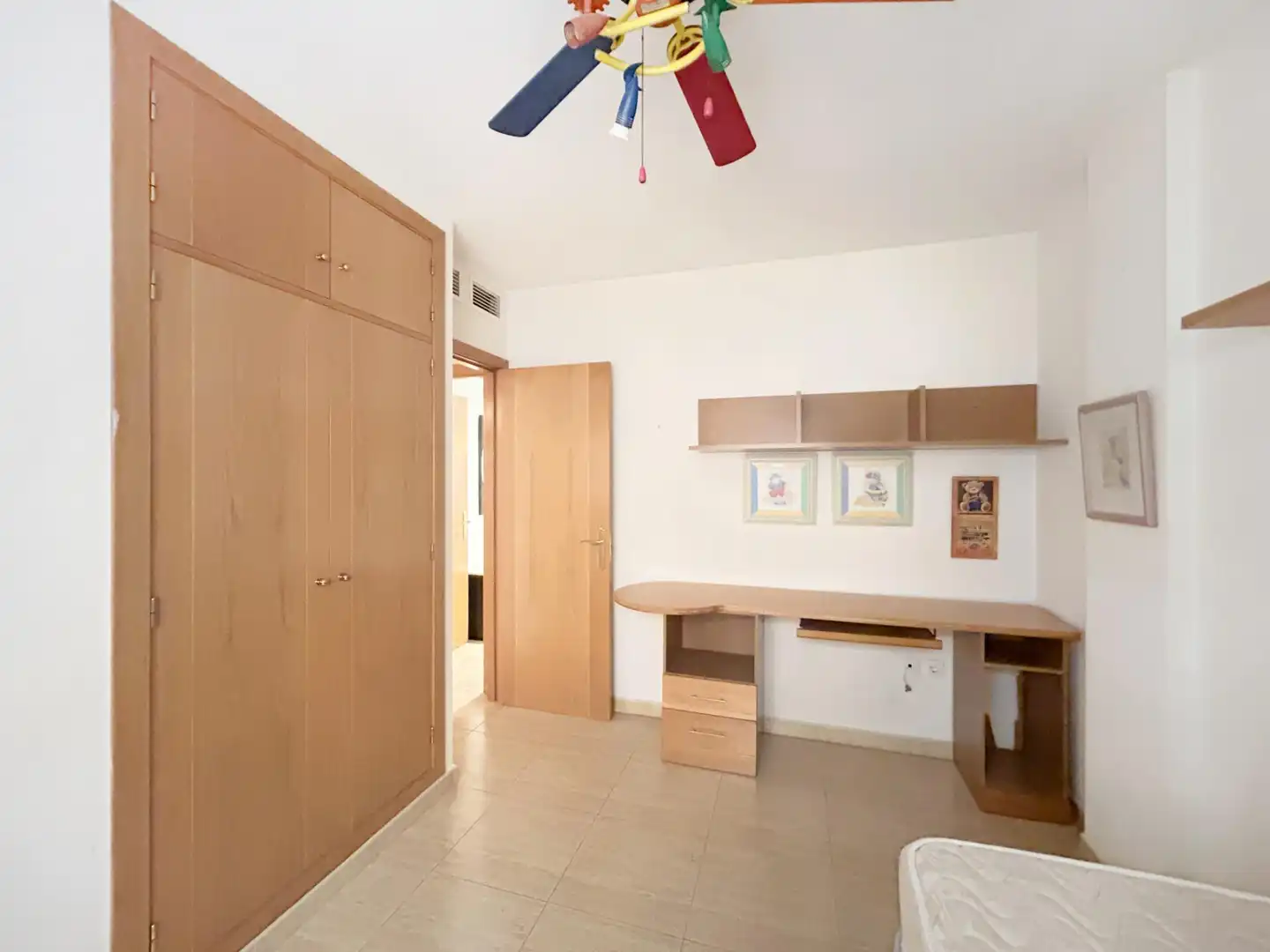 Dormitori de Apartament en venda en Alicante / Alacant amb Terrassa, Balcó i Alarma