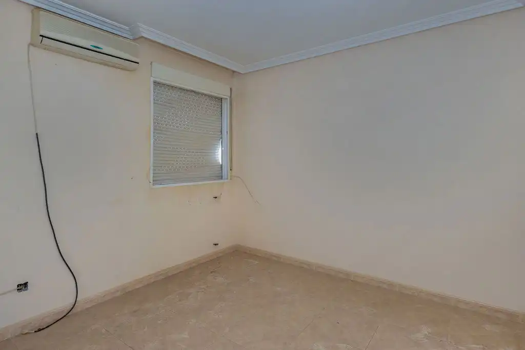 Flat with lift for sale in Av Reyes Católicos, imagen 9