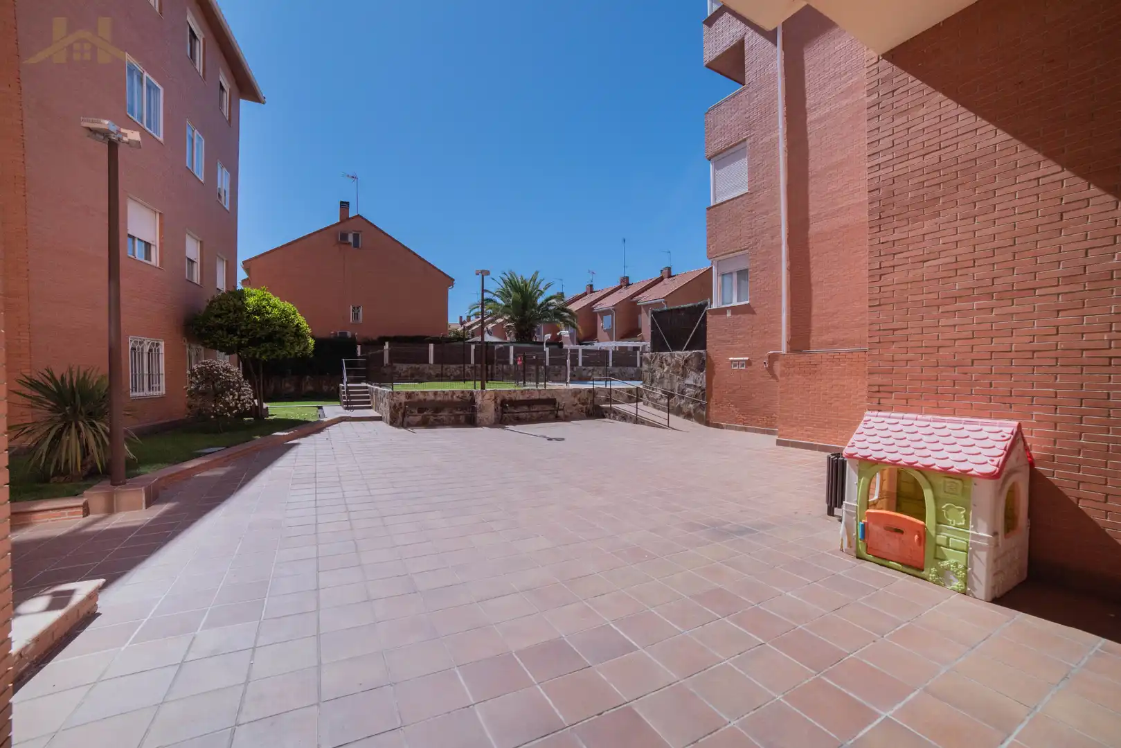 Aparcament de Pis en venda en Boadilla del Monte amb Aire condicionat, Calefacció i Jardí privat