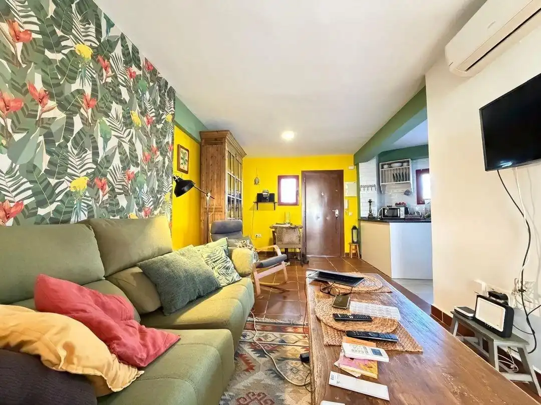 Sala d'estar de Pis en venda en Torremolinos amb Aire condicionat, Terrassa i Piscina comunitària