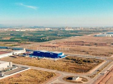 Industrial land for sale in Avenida CASSOLA