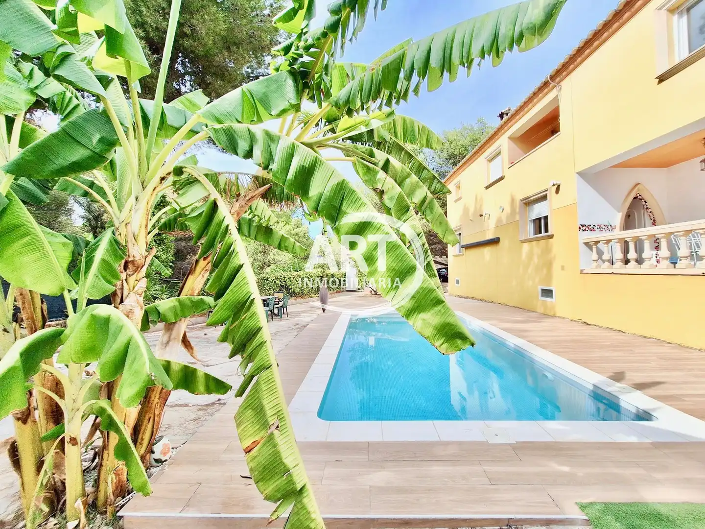 House with pool for sale in Marbella
