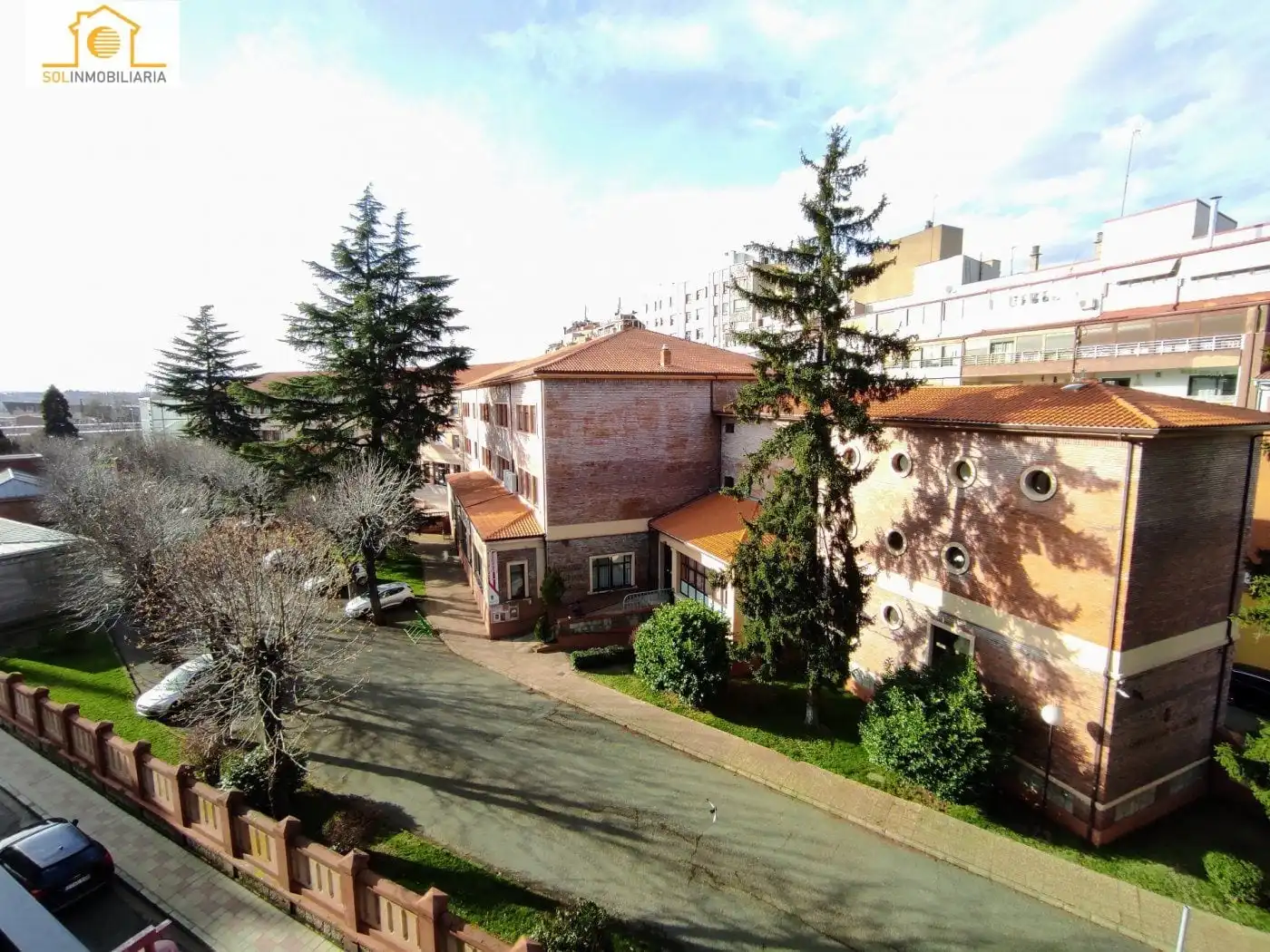Vista exterior de Piso en venta en León Capital  con Calefacción, Amueblado y TV
