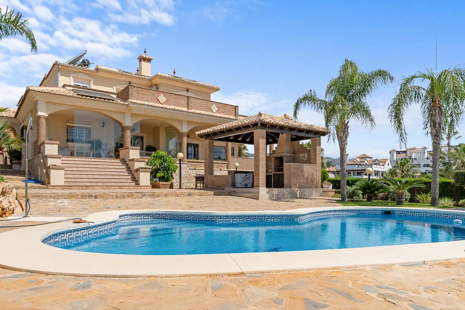 Piscina de Casa o xalet en venda en Benalmádena amb Aire condicionat, Jardí privat i Piscina