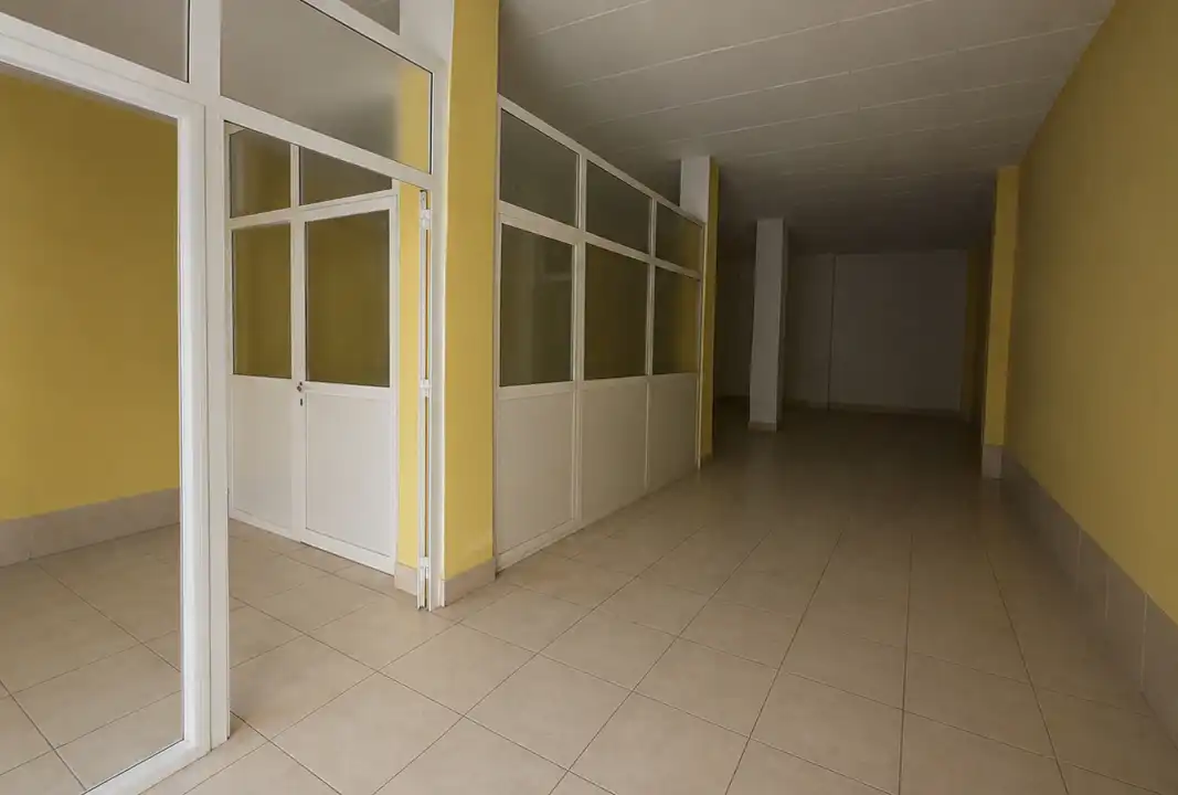 Local comercial de lloguer a Zona Avenida al Vedat, imagen 2