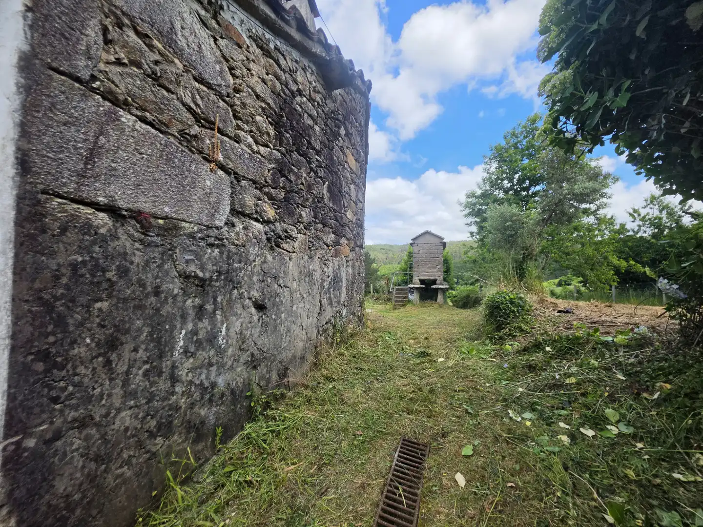 Vista exterior de Finca rústica en venda en Vimianzo amb Jardí privat i Traster