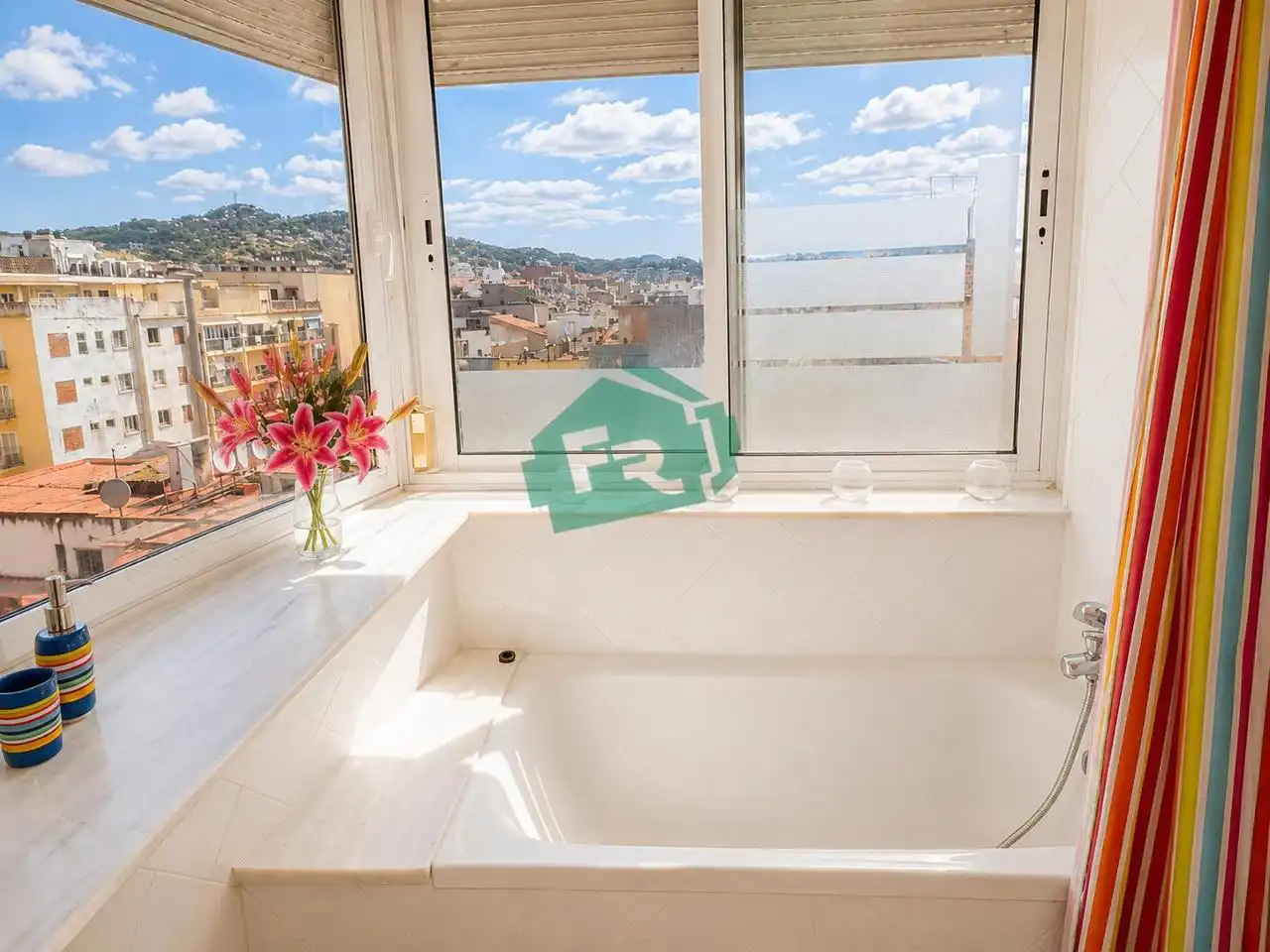 Bany de Pis en venda en Lloret de Mar amb Calefacció i Terrassa