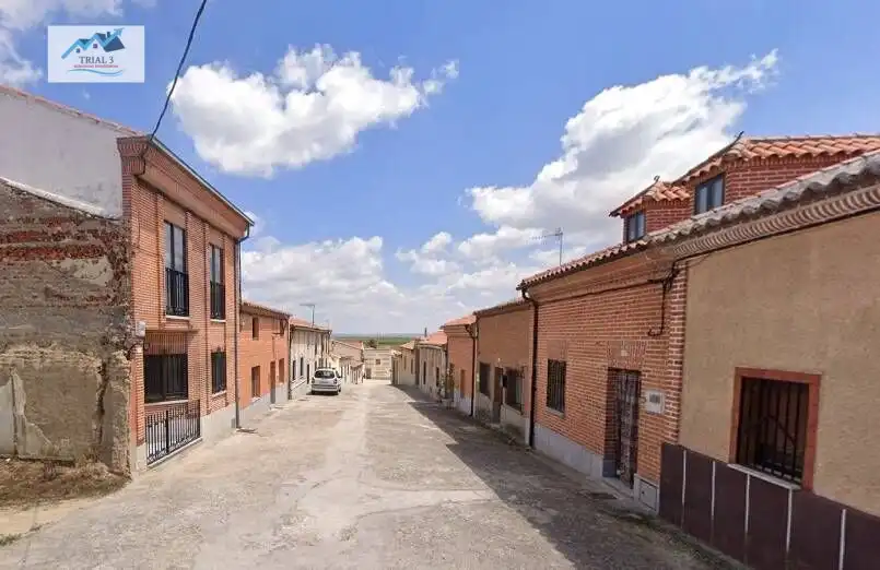 Vista exterior de Casa o chalet en venta en Madrigal de las Altas Torres