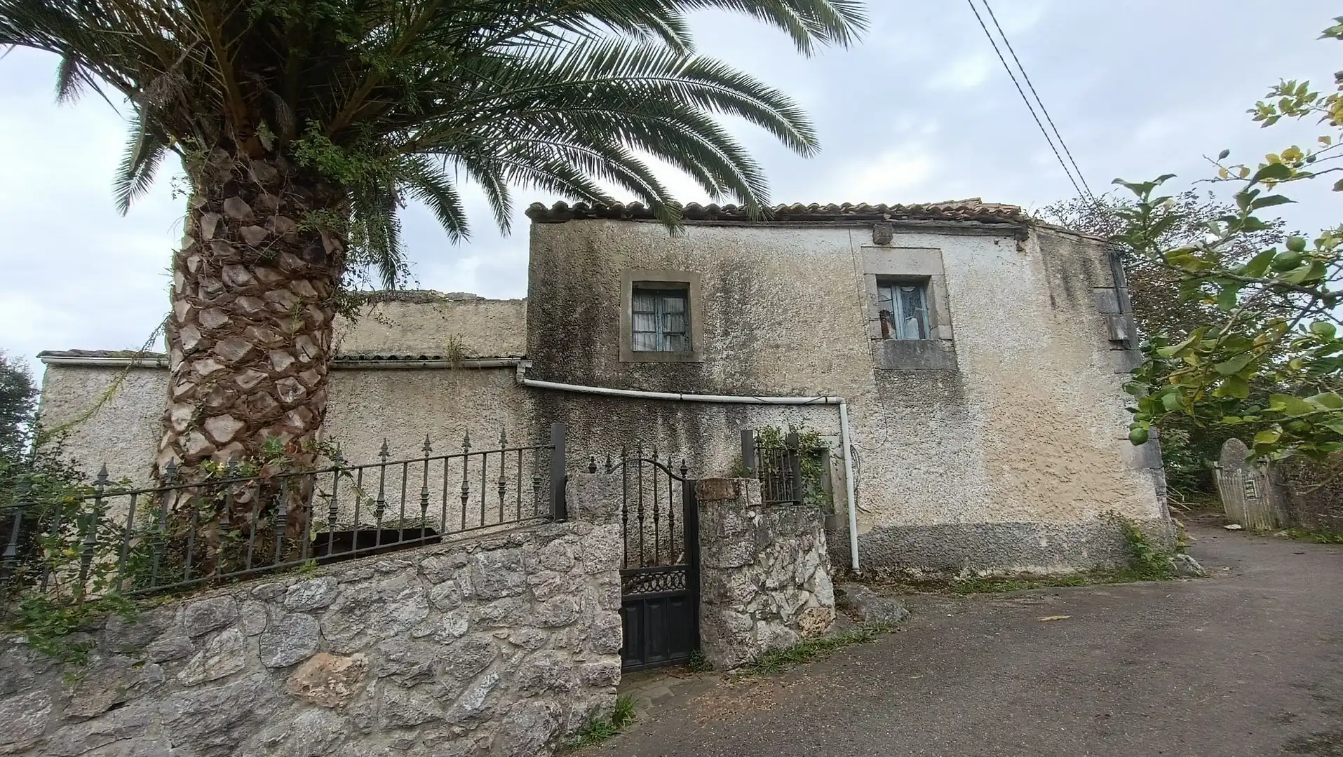 Exterior view of Country homes for sale in Llanes  with Private garden