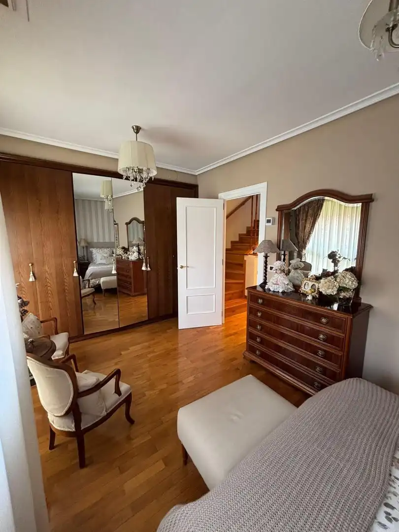 Ático en venta en Villamediana de Iregua con Jardín privado, Parquet y Piscina