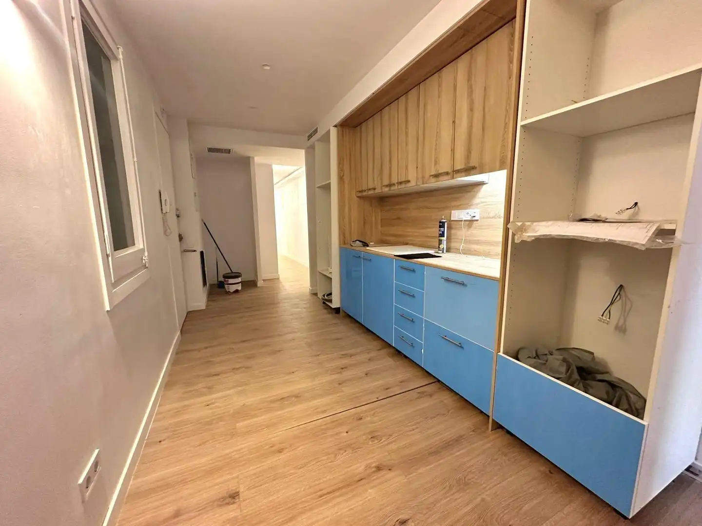 Cuina de Apartament en venda en Barcelona amb Aire condicionat