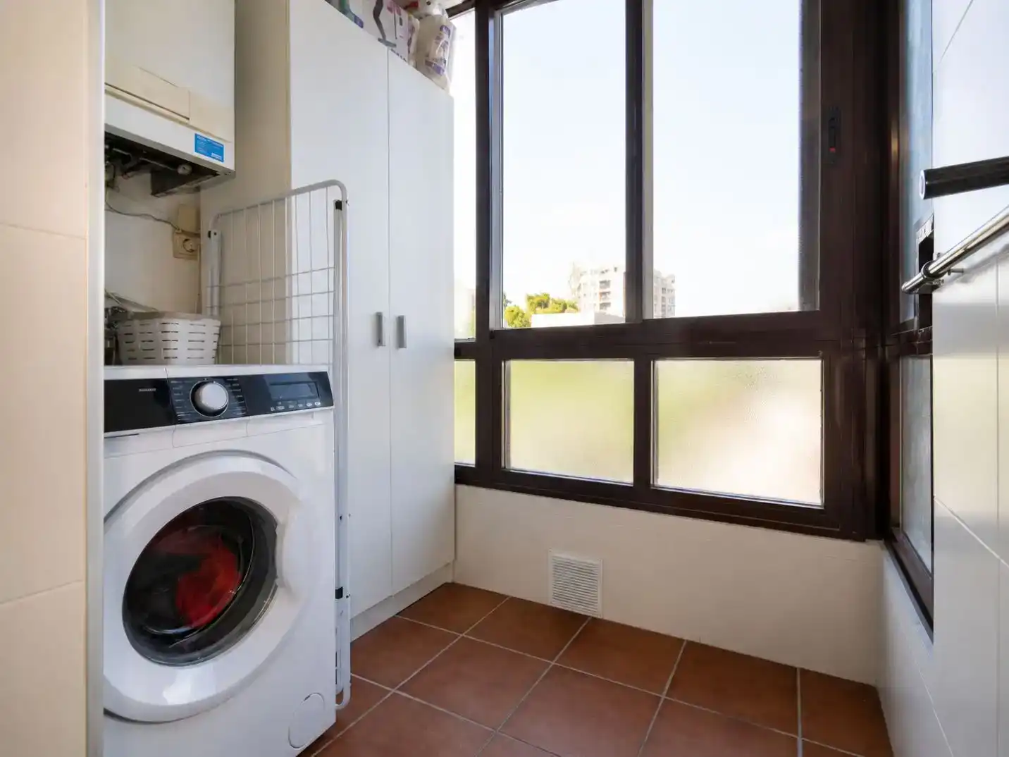 Terrassa de Pis en venda en  Madrid Capital amb Aire condicionat, Piscina i Balcó