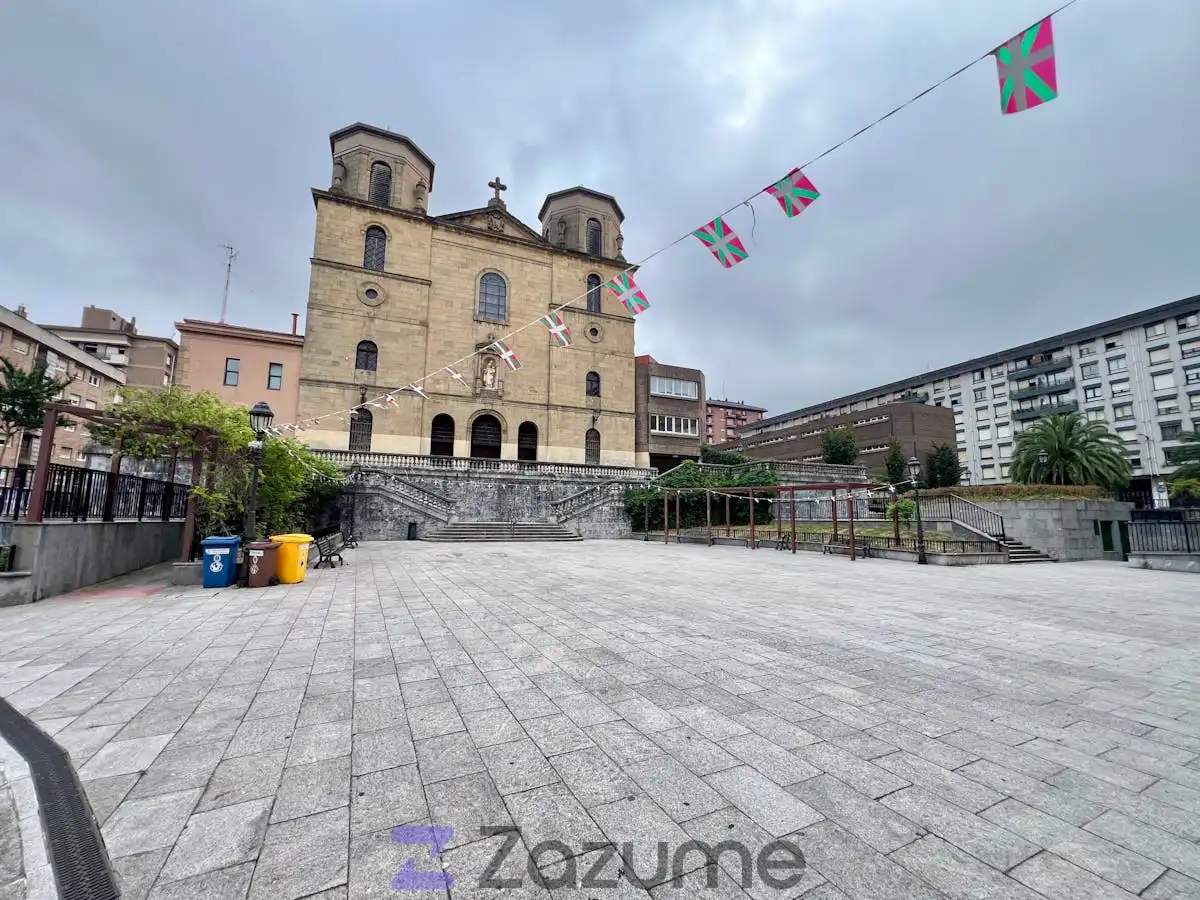 Außenansicht von Wohnung zur Miete in Bilbao  mit Heizung, Terrasse und Möbliert