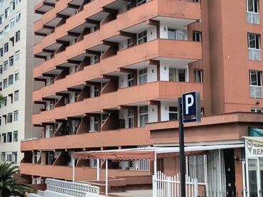 Pis amb balcó en venda a Avenida Aguilar y Quesada 5