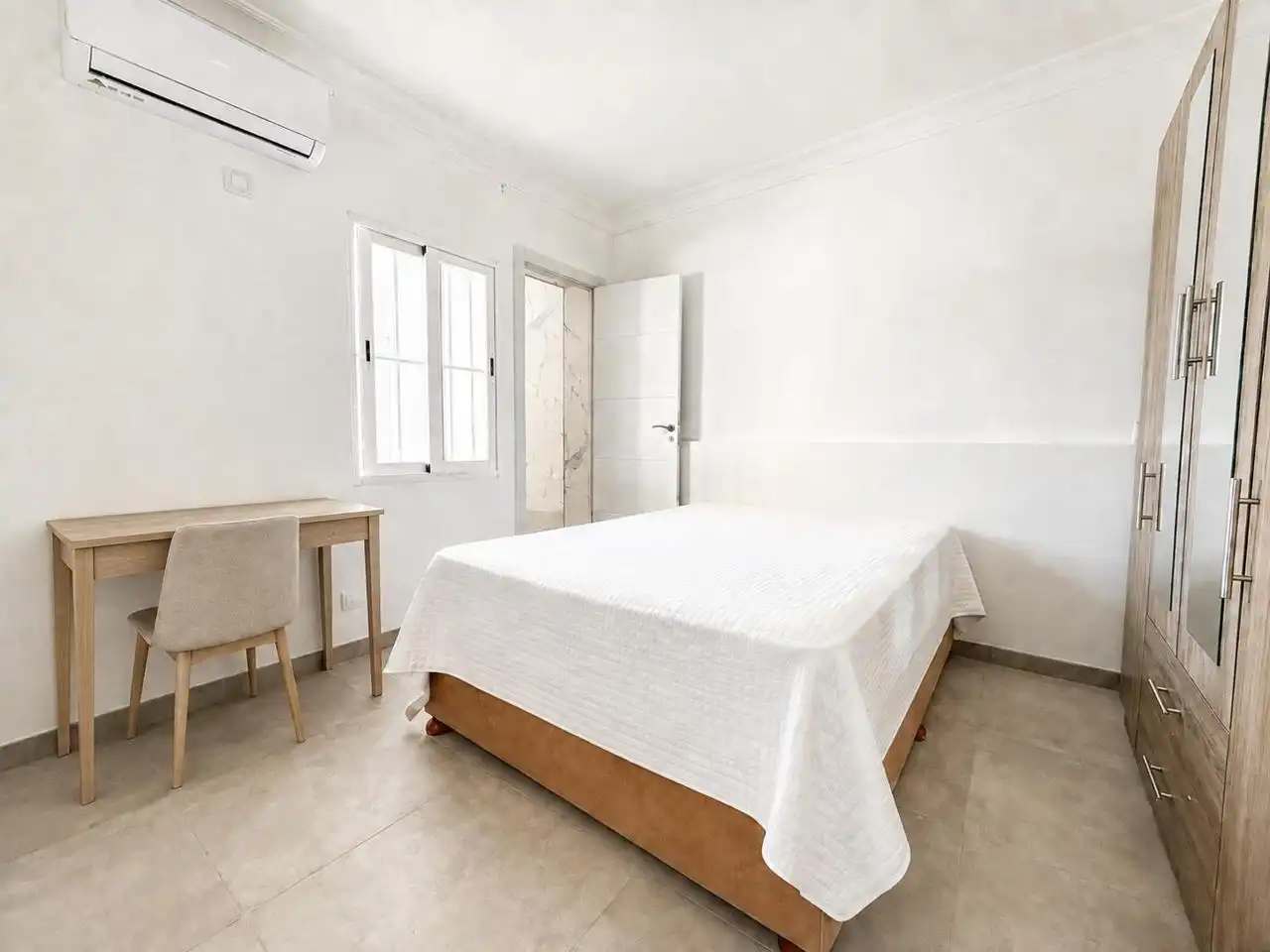 Habitación de Planta baja para compartir en Madrid con Aire acondicionado y Amueblado