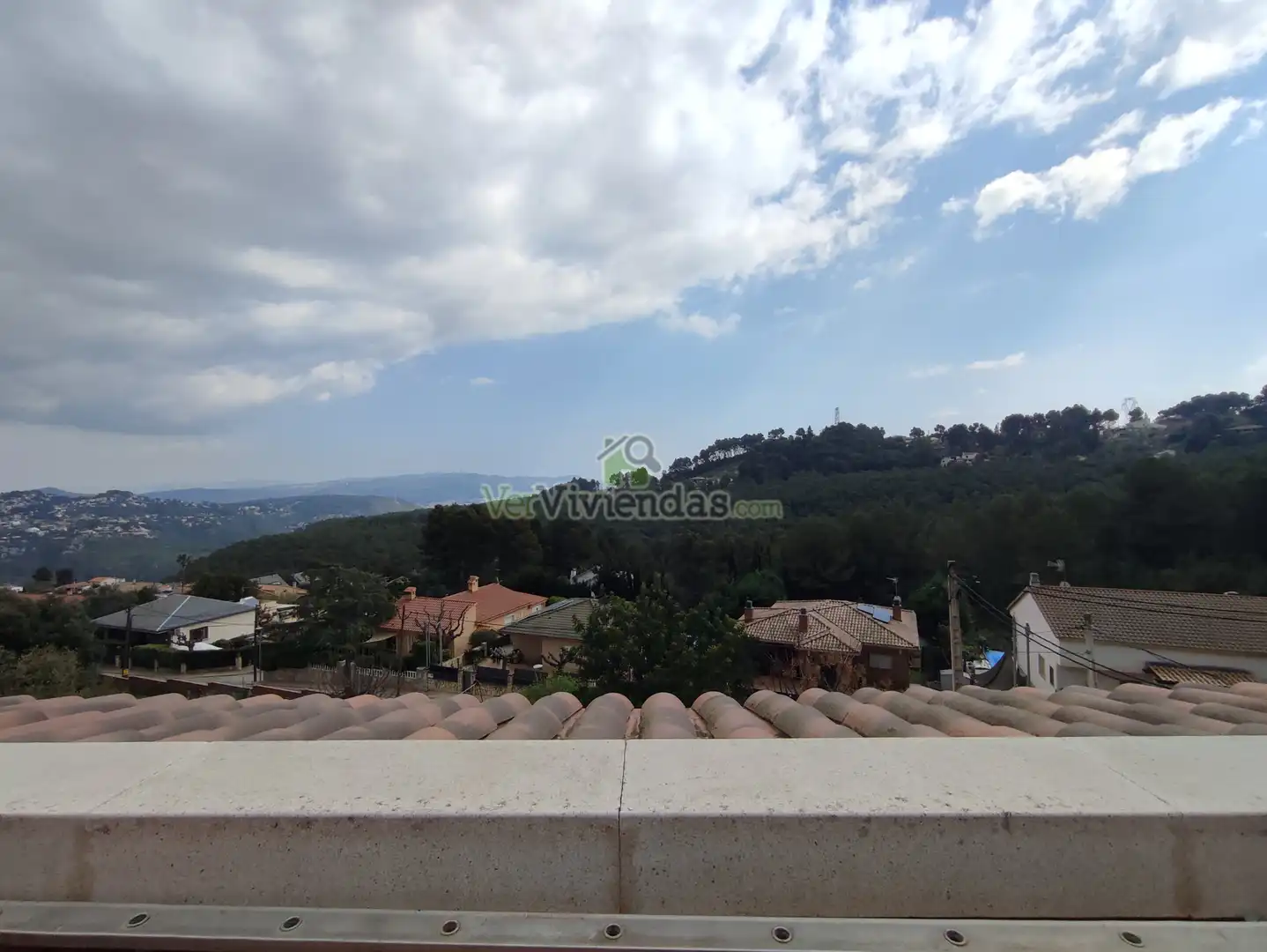 Vista exterior de Casa o xalet en venda en Cervelló amb Calefacció, Jardí privat i Terrassa