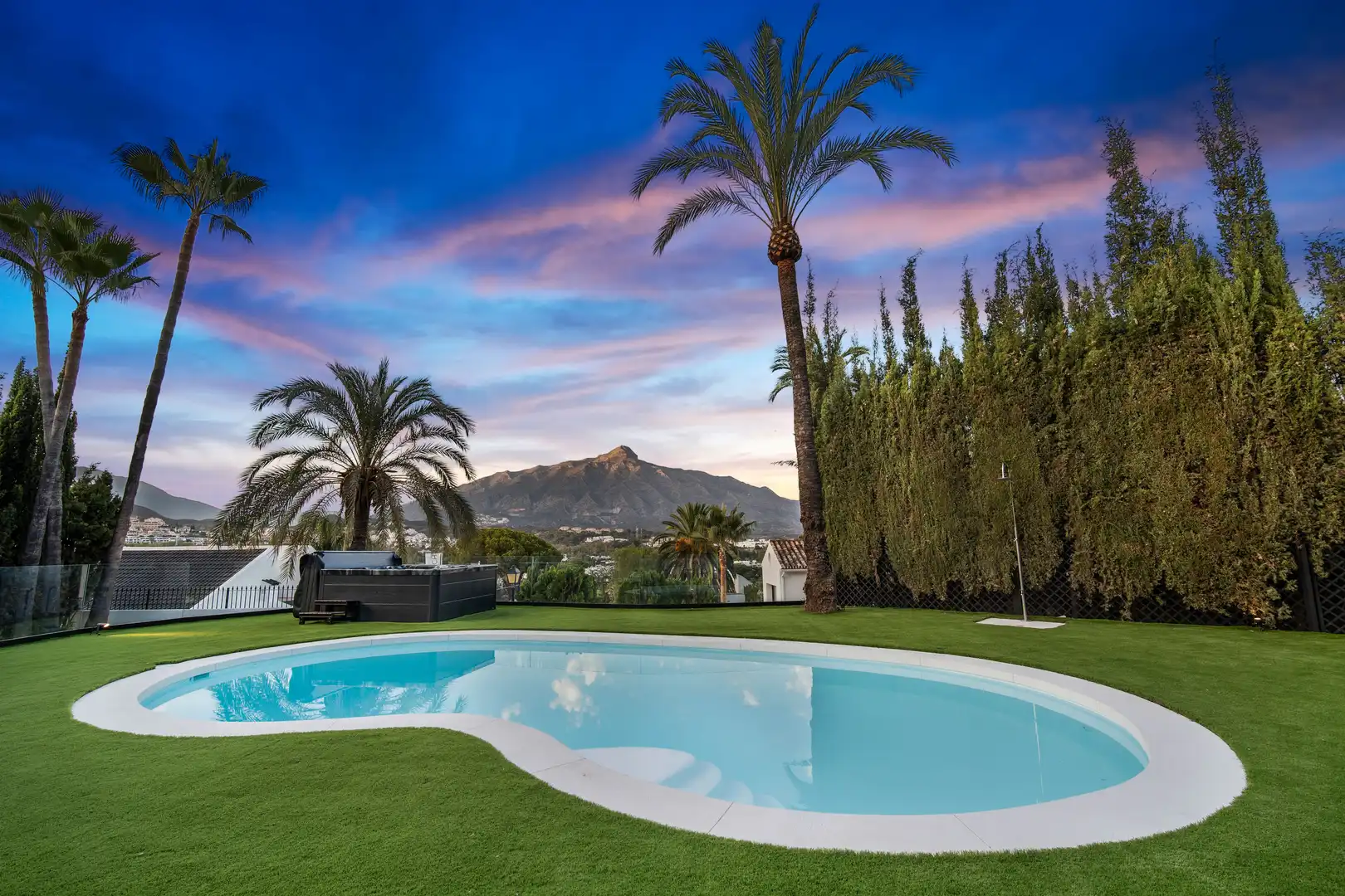 Houses for rent in Calle Alcala, Las Brisas