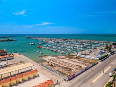 Appartamento con balcone in vendita a Avinguda Mediterrània