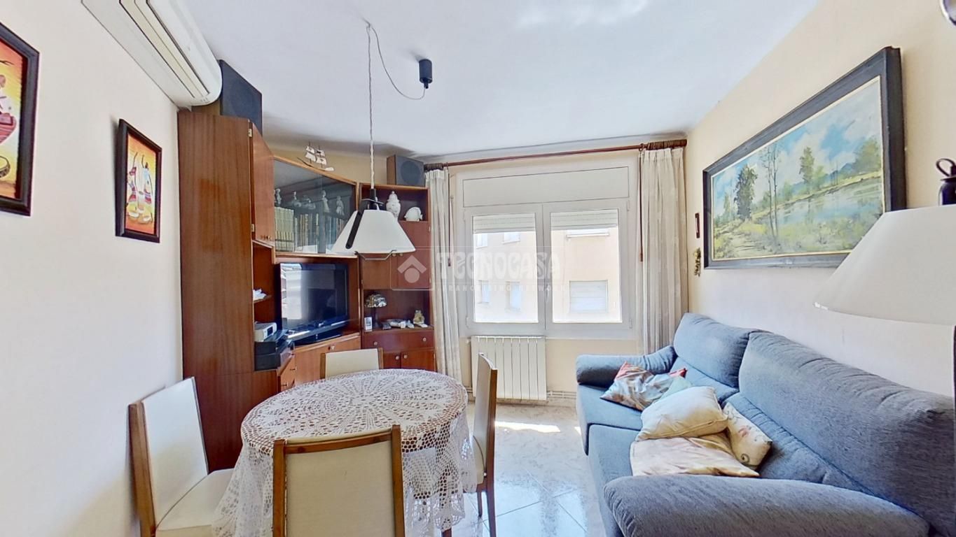Sala d'estar de Pis en venda en Manresa amb Balcó
